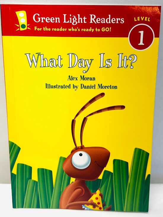 Other - What Day Is It? (Green Light Readers Level 1) Paperback LIKE NEW Free Shipping